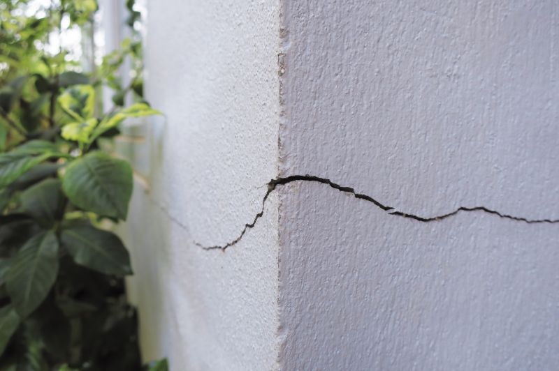 Crack Injection in Foundations